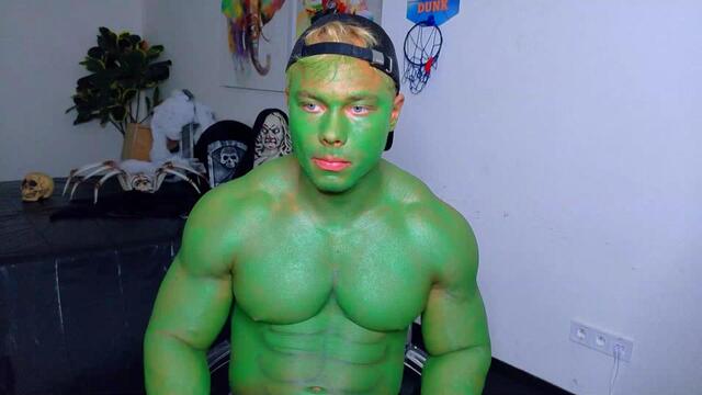 Preview photo of webcam model loki-andersen on Flirt4Free