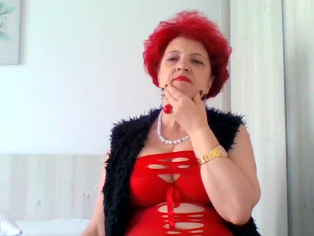 milfsupreme, model webcam de XloveCam: fotos