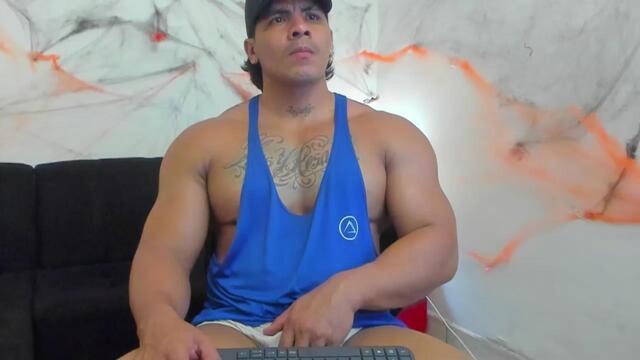 Preview photo of webcam model fabian-arango on Flirt4Free