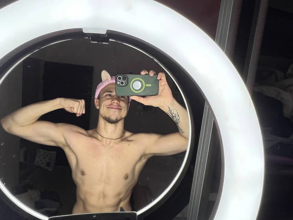 Avgust__ — Stripchat: ფოტოები და პროფილი