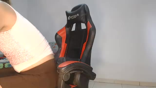 ashelyhots9inches, webcammodell på Chaturbate: bilder