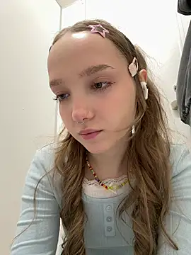 bambi_lu (Stripchat): nuotraukos, profilis