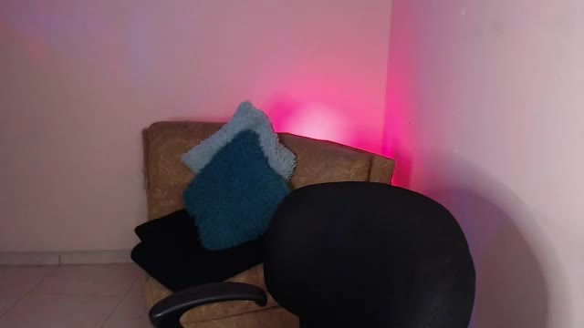 millyx_ – Chaturbate webkamerás modell