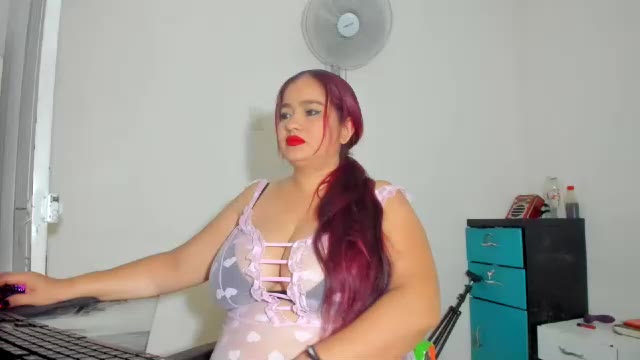 ariela_daltonn, modelo webcam do Chaturbate: fotos