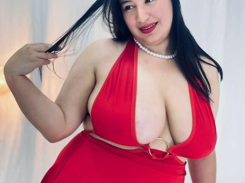 NaomyPrinces, model webcam de Stripchat: fotos
