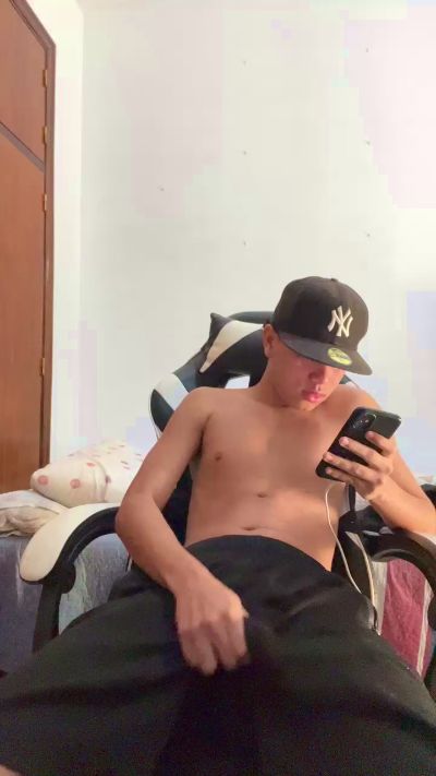 hot_boys18: عارضة كاميرا ويب على Cam4