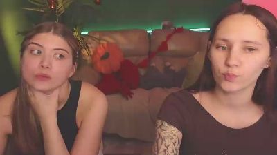 hotcaramelstrio na Cam4: slike in profil