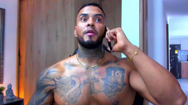darius-ions (Flirt4Free): fotod ja profiil
