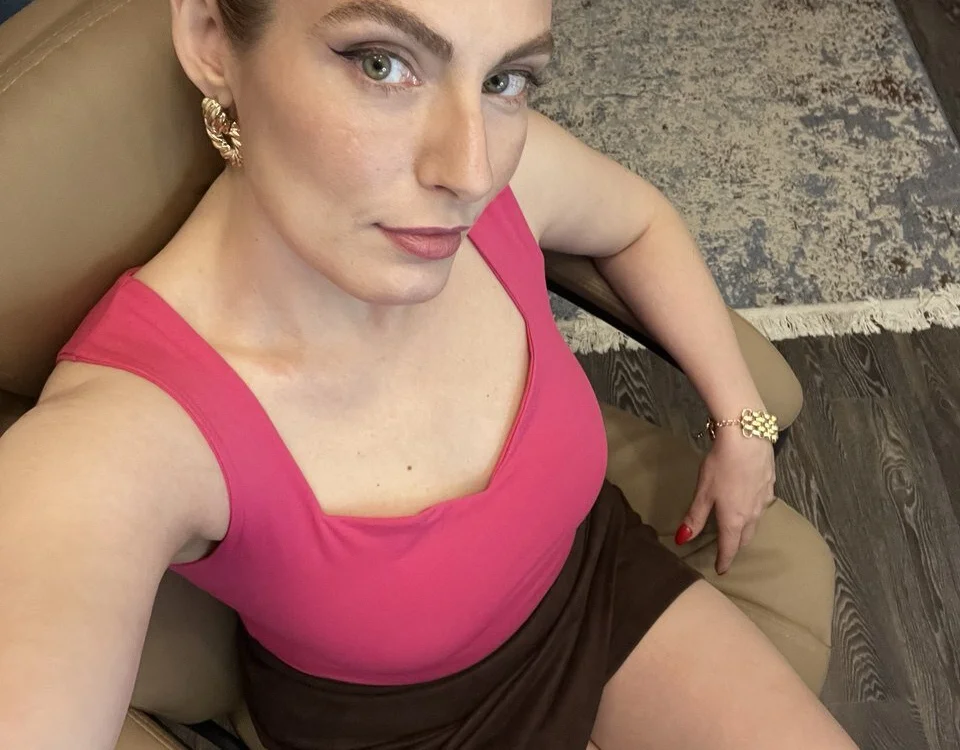 LindaLiony, model webcam pe Stripchat: poze