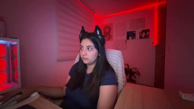Preview photo of webcam model cloe_small08 on Chaturbate