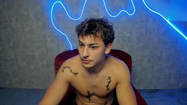 Preview photo of webcam model ben-lambert on Flirt4Free