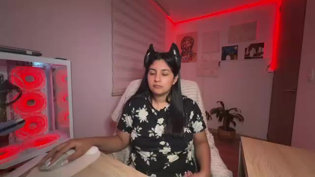 cloe_small08 (Chaturbate): nuotraukos, profilis