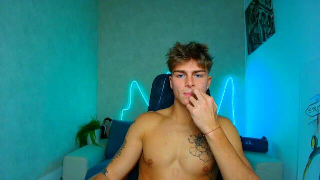 denny-howard – Flirt4Free webkamerás modell