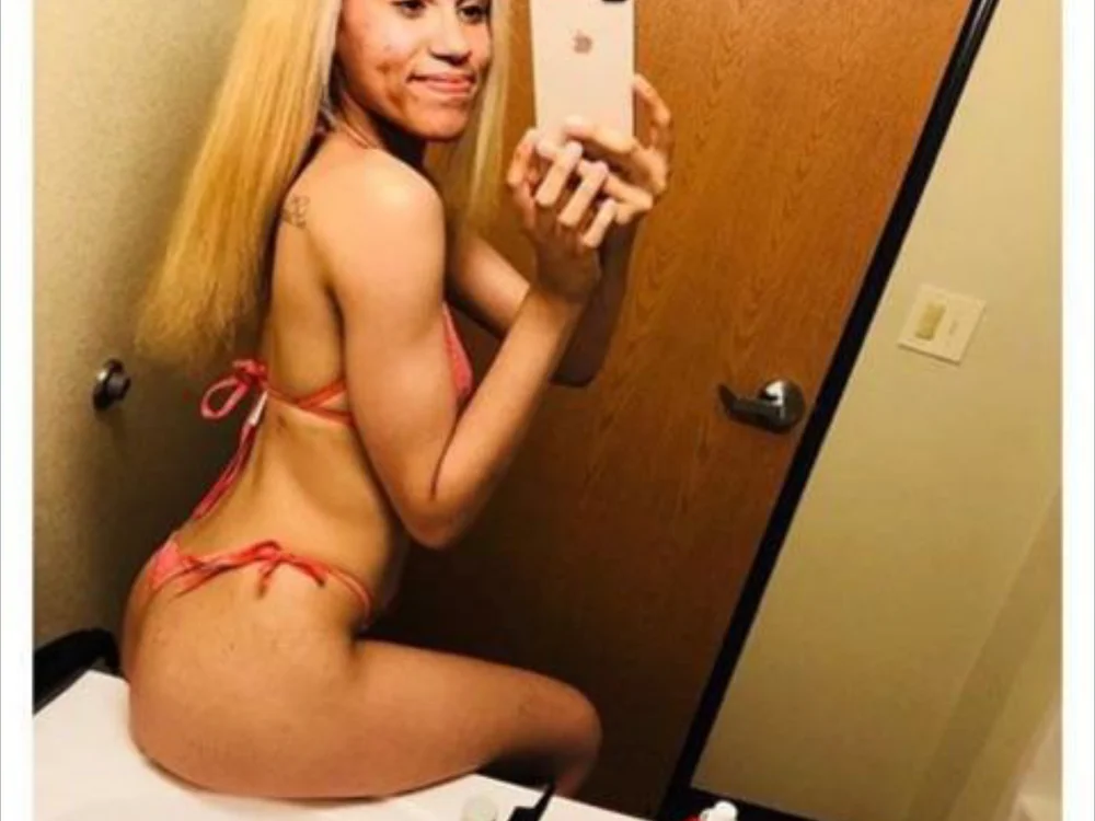 carlithefreak — Stripchat ওয়েবক্যাম মডেল: ছবি
