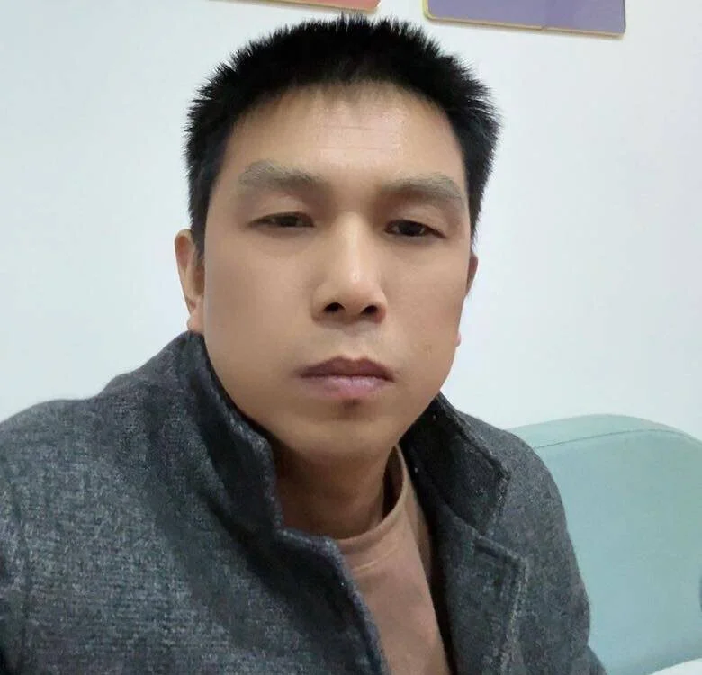 shi-loev, webcam model na Stripchat: slike