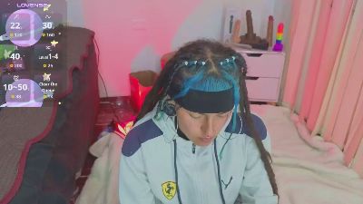 Фото вебкам-модели sharlotte777_ на Cam4