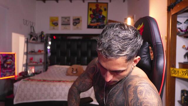 logan-hugh, μοντέλο webcam στο Flirt4Free