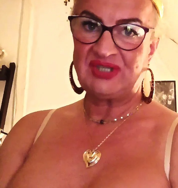 GinaBlonde, model webcam de Stripchat: fotos
