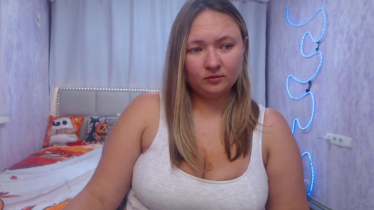 sallyverda — XloveCam वेबकैम मॉडल: फ़ोटो