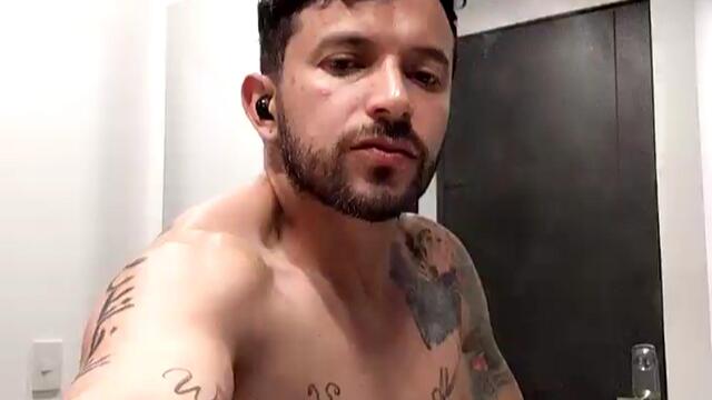 yeison-red, modelo webcam de Flirt4Free: fotos