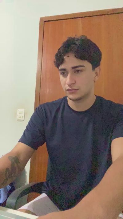 tavinh067 na Cam4: fotky a profil