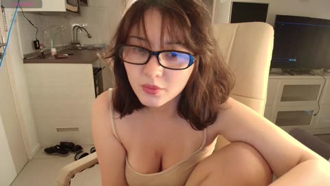 luvique (BongaCams): fotod ja profiil