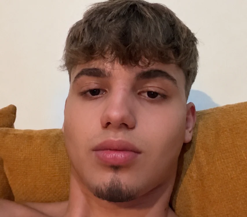 zzzenfedee na Stripchat: fotky a profil