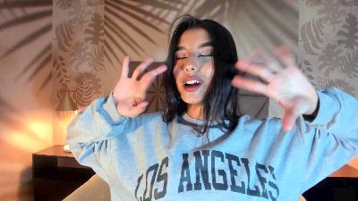 yvonne_collins บน Cam4: รูปภาพและโปรไฟล์