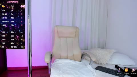 steffanyredx (BongaCams): foto un profils