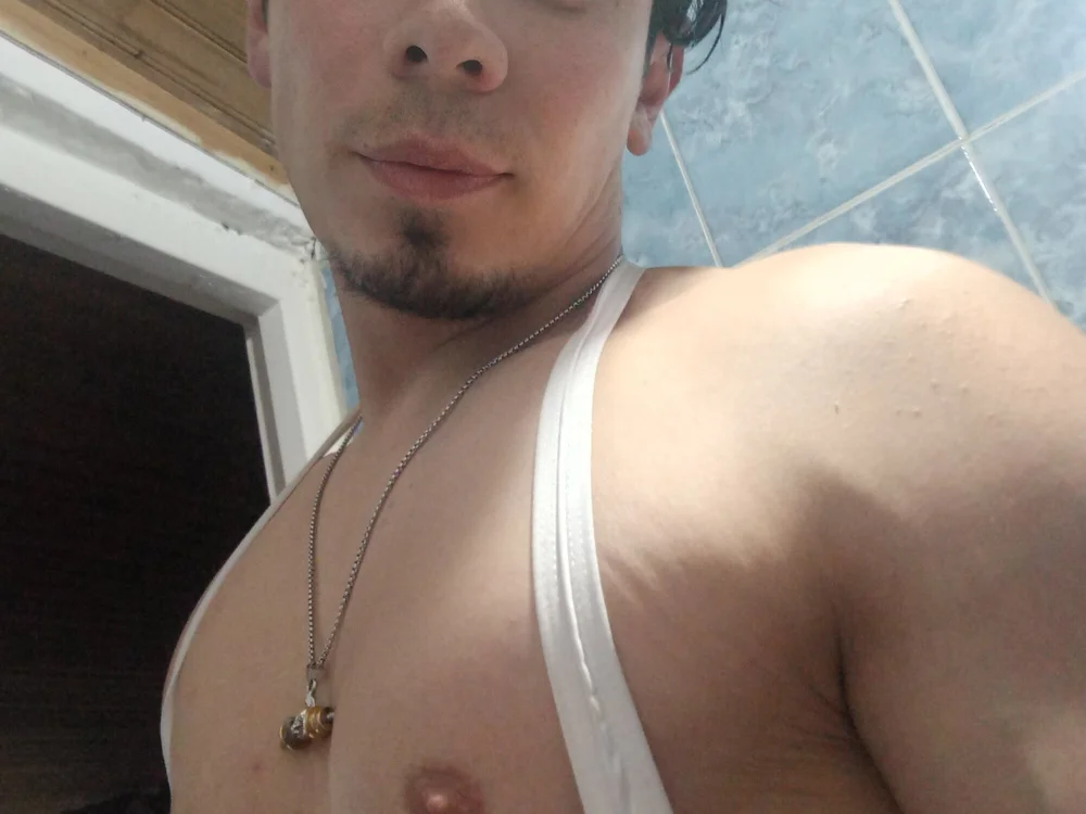 Preview photo of webcam model AssHotBoytwink on Stripchat