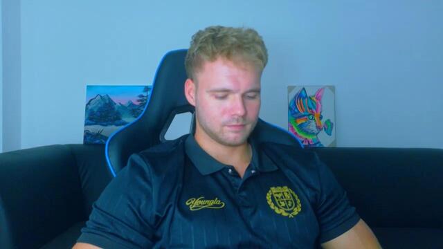 Preview photo of webcam model robin-rieff on Flirt4Free