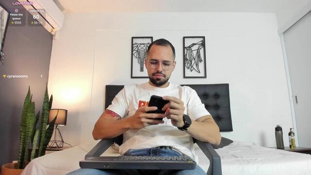 marco-moretti: عارضة كاميرا ويب على Flirt4Free