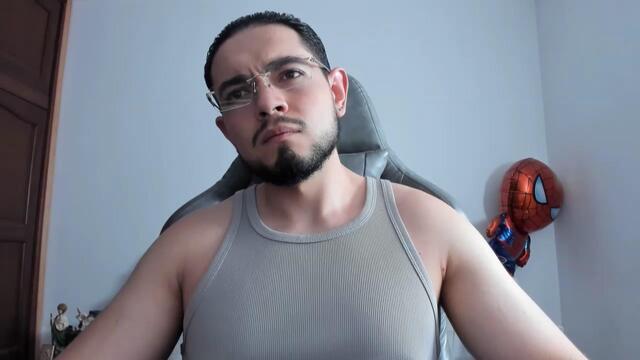 luigi-white, modelo webcam de Flirt4Free: fotos