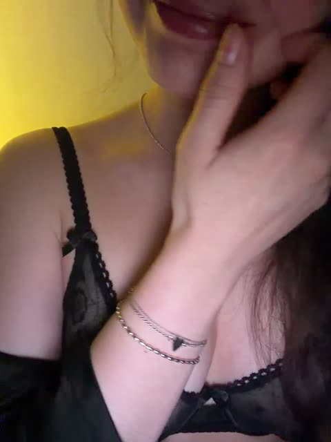 feebee (BongaCams): fotod ja profiil