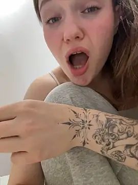 RussianWoman, вебкам модел на Stripchat: слике