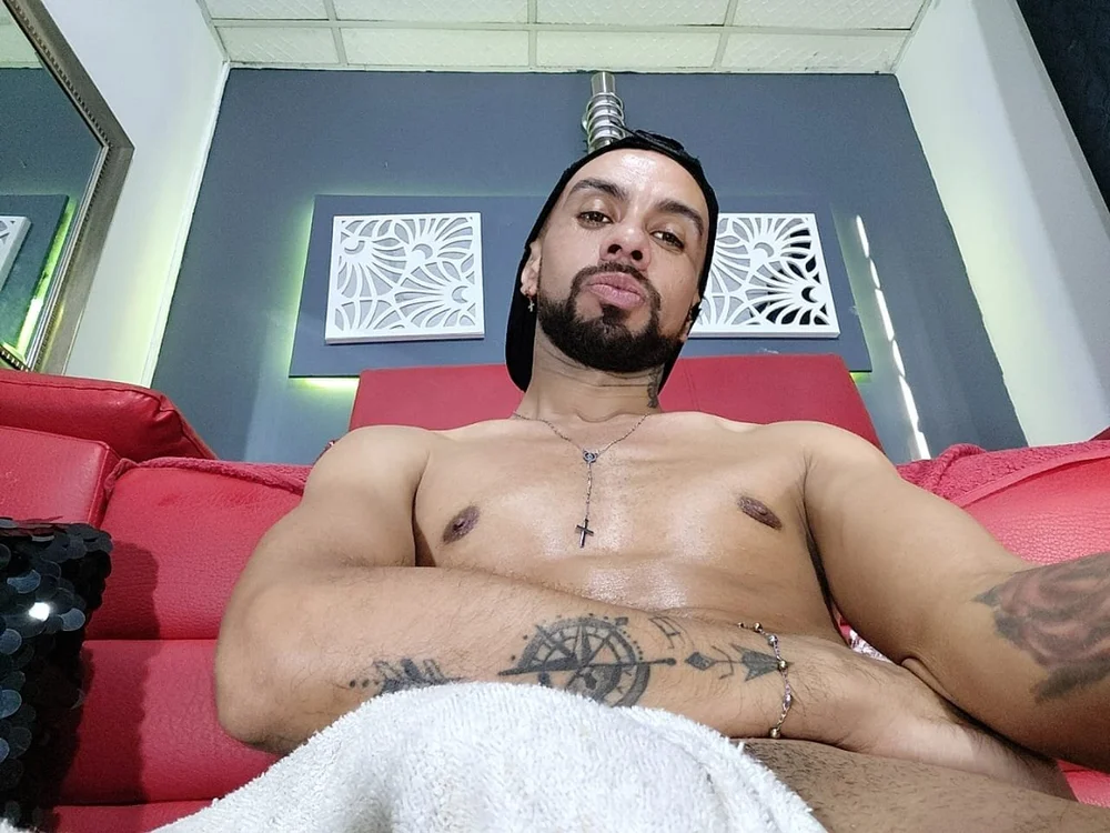 Arian_Pervert – уебкам модел в Stripchat: снимки