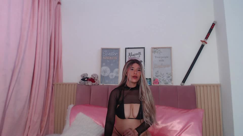 martinaevans – уебкам модел в XloveCam: снимки