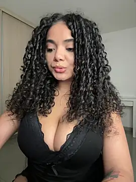 Curlyierr — Stripchat वेबकैम मॉडल: फ़ोटो