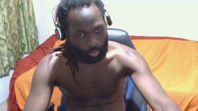 darkkras na Cam4: slike in profil