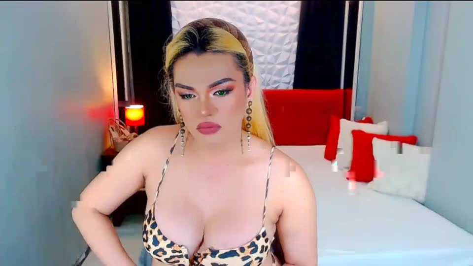 sainthornyts — XloveCam वेबकैम मॉडल: फ़ोटो
