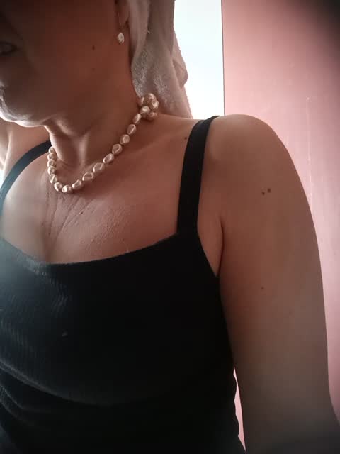 adelashery – XloveCam webkamerás modell