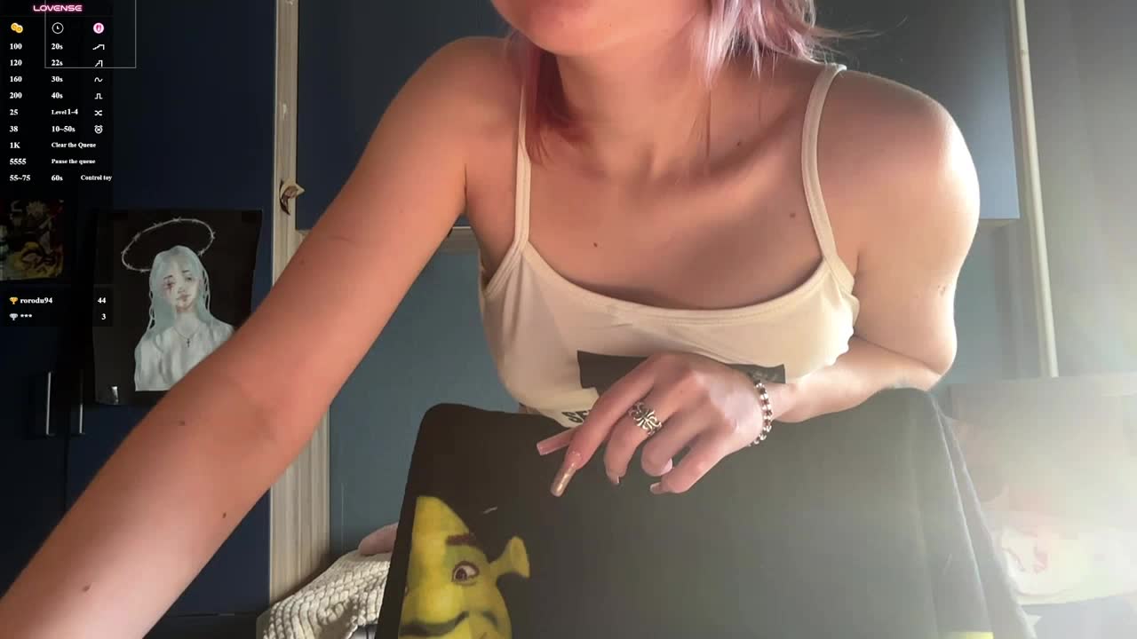 krystalberkovitch — XloveCamのライブ配信モデル:写真・プロフィール
