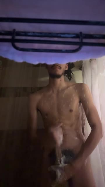 Preview photo of webcam model skywalkaaa on Chaturbate