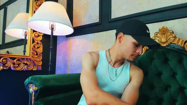alessandro-kiing, webcammodell på Flirt4Free: bilder