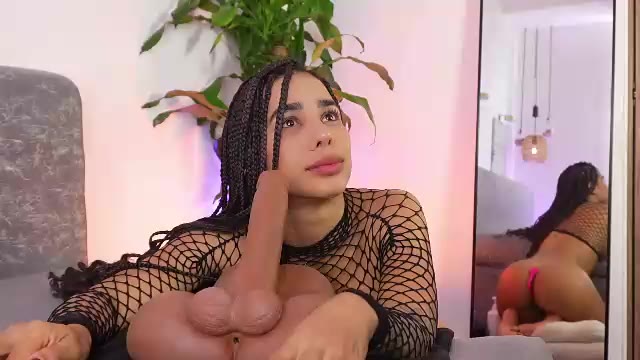 katiecruz_, modelo webcam do Chaturbate: fotos