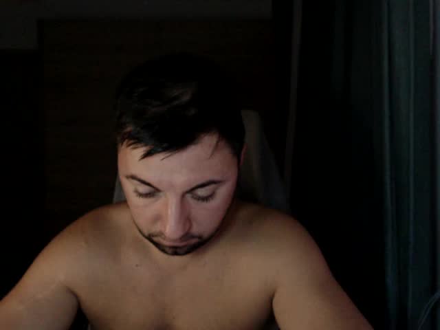 Preview photo of webcam model hankmalonee on XloveCam