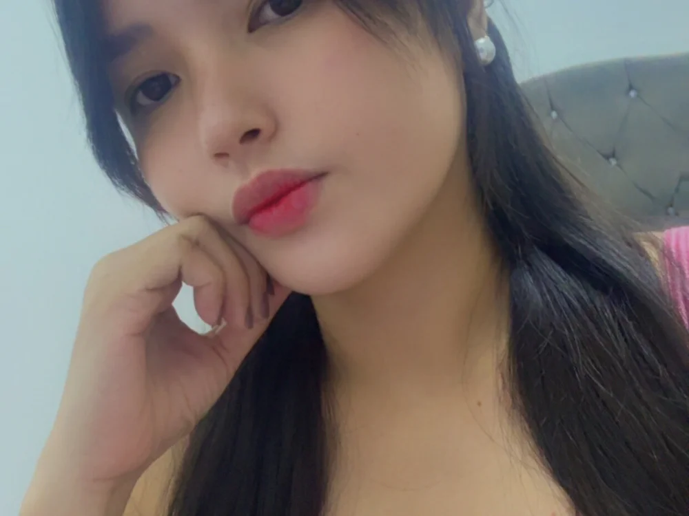 ki_kie – Stripchat webkamerás modell