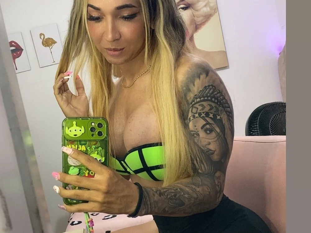 emmy-valentina – уебкам модел в Stripchat: снимки