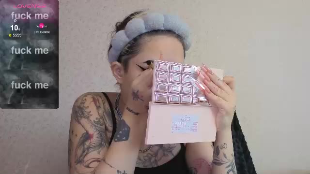 Preview photo of webcam model kim_brownie on Chaturbate