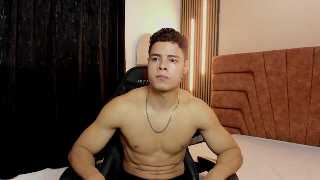 aaron-castlee na Flirt4Free: fotky a profil